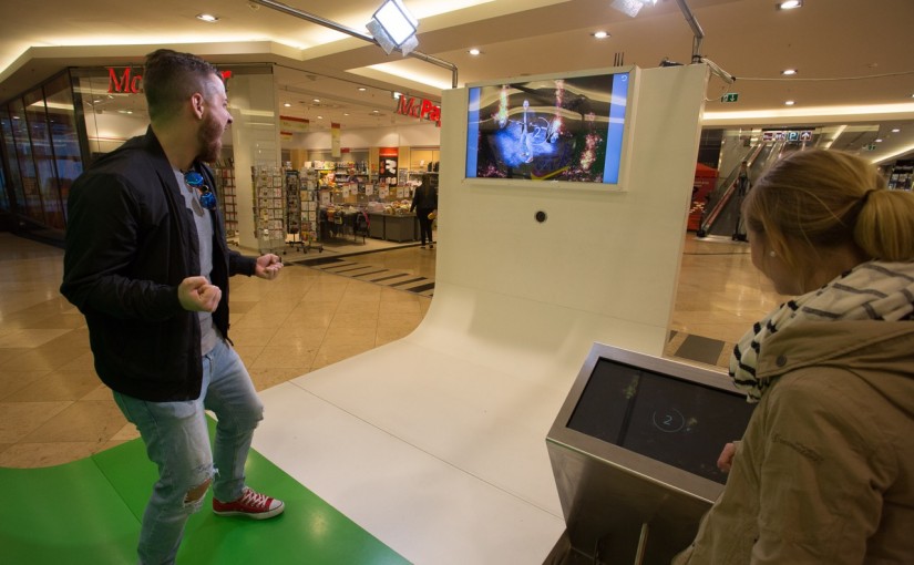 Customer Showcase: Foto-Pipe Green Screen at Shopping Malls